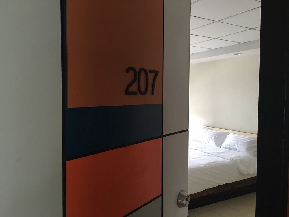 Room At Prachachuen Nonthaburi Luaran gambar