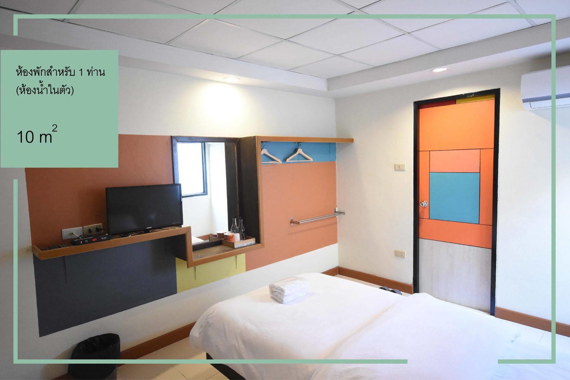 Room At Prachachuen Nonthaburi Luaran gambar