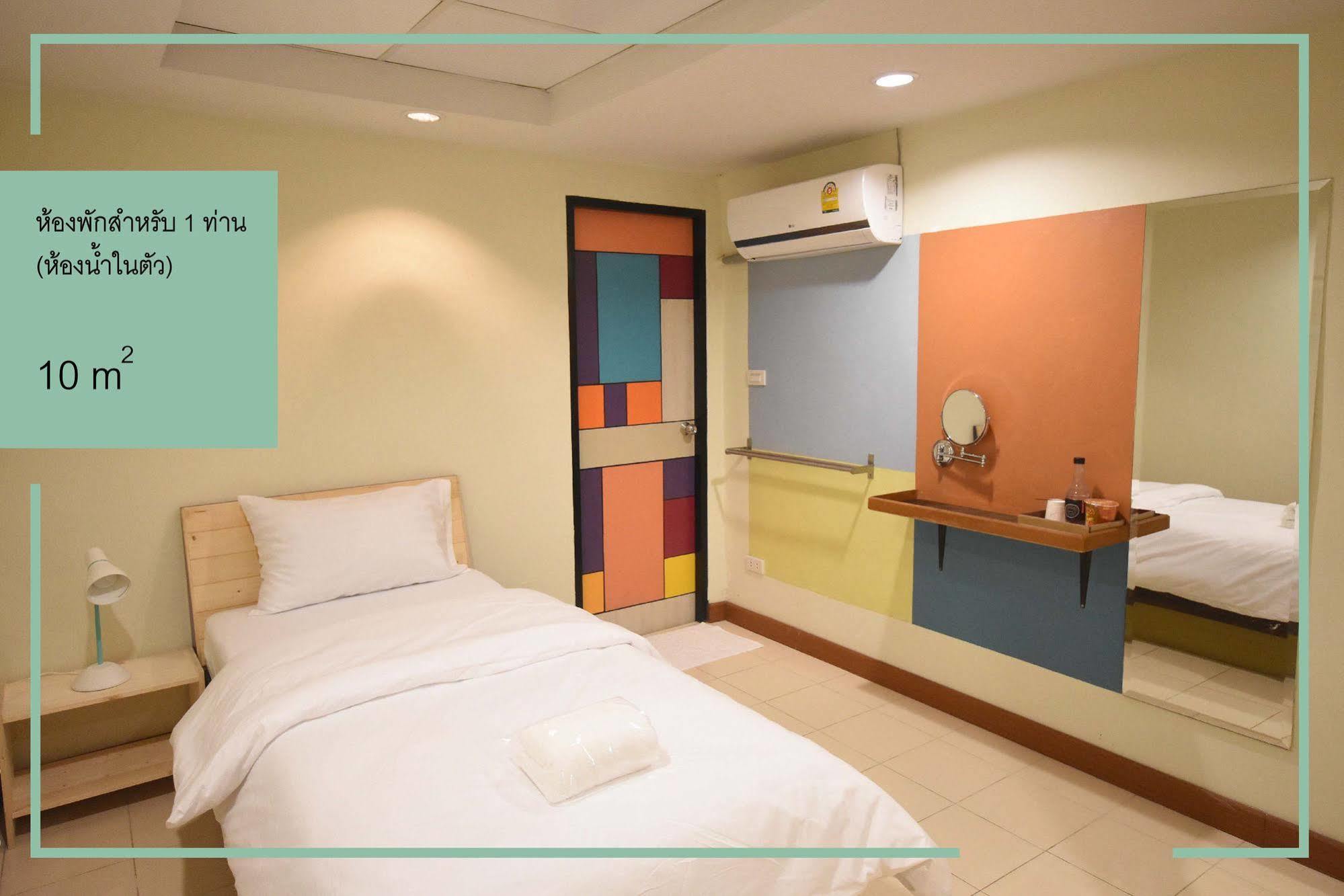 Room At Prachachuen Nonthaburi Luaran gambar